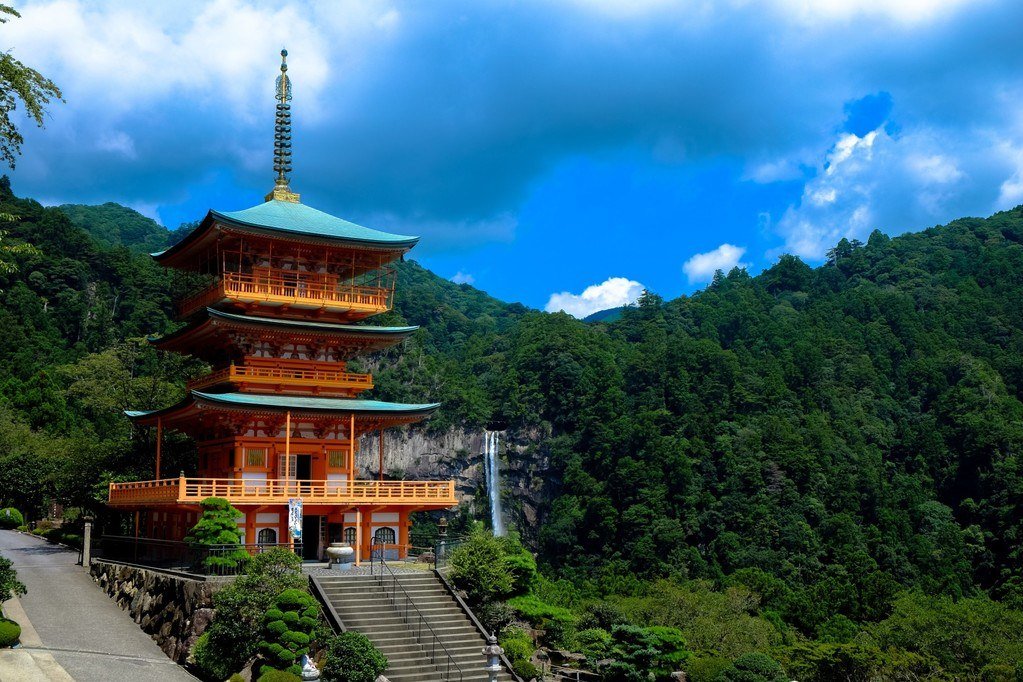 4 Key Tips for Traveling to Japan on a Budget